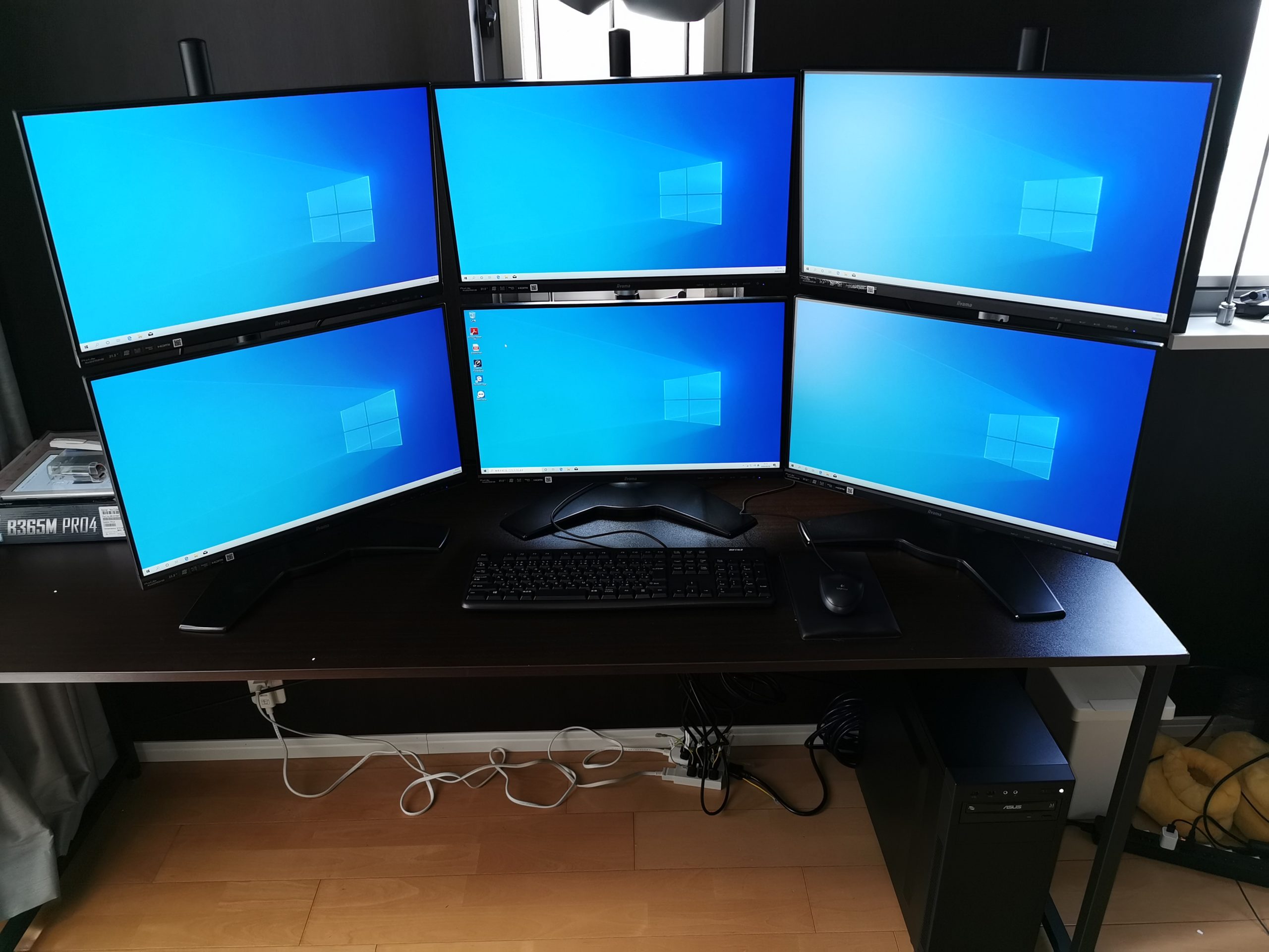 圧巻6代ディスプレイモニター接続デイトレ用PC設置案件