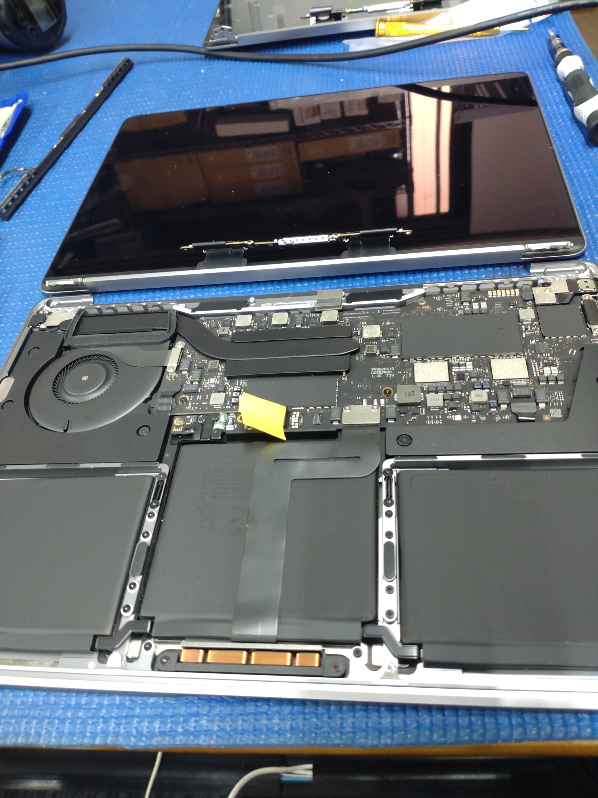 13インチ MacBook Pro A2159 2019 液晶表示不良 液晶パネル一式交換 