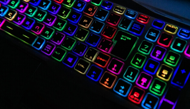 ゲーミングPCのキーボードの写真